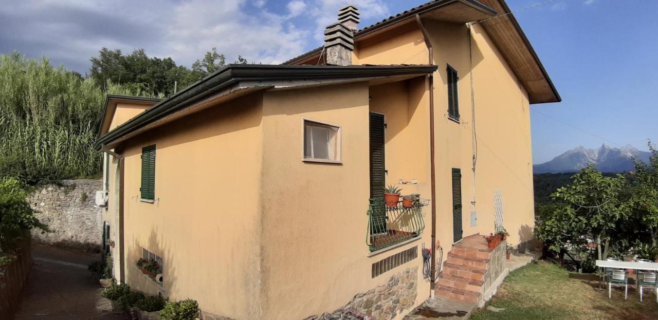 Апартаменты Casa Sotto Il Castello Monti di Licciana Nardi Экстерьер фото